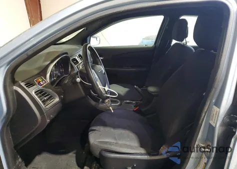 2014 Chrysler 200 Touring z USA, uszkodzony, nr VIN 1C3CCBBB5EN171596